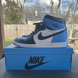 Nike Air Jordan 1 UNC toe